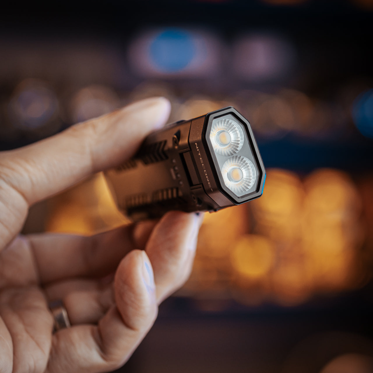 EDC09 - 1600 lumens (L-Angle) – Nitecore Singapore