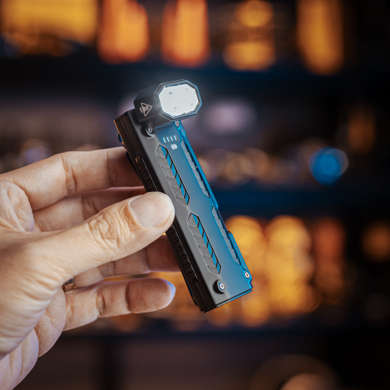 EDC09 - 1600 lumens (L-Angle) – Nitecore Singapore