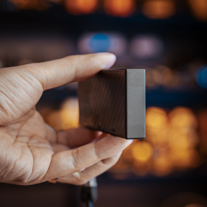NB10000 Carbon Fiber Energy Brick (10,000mAh 3A GEN4)