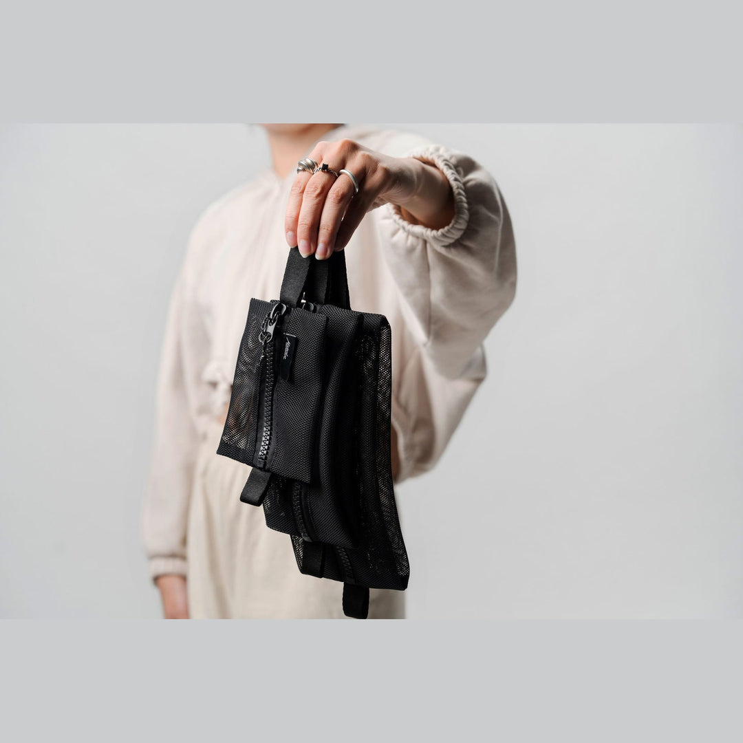 Mesh Organizer Bag Set in use
